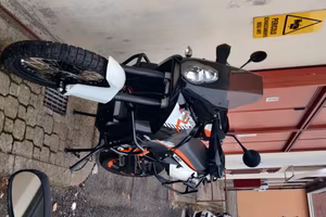 Moto KTM 990 R