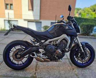 YAMAHA MT-09 .