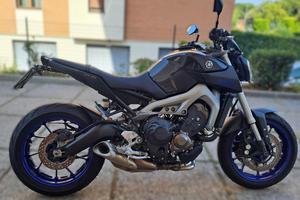YAMAHA MT-09 .