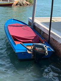 Cofano in legno con 9,9/20 suzuki
