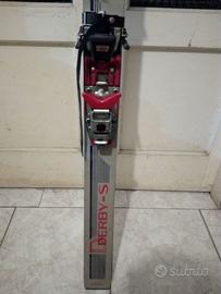 Sci rossignol con attacchi