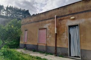 casa in contesto tranquillo a pianoneve