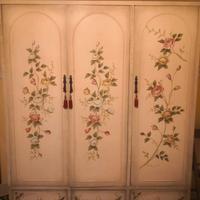 Armadio dipinto a mano 