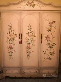Armadio dipinto a mano 