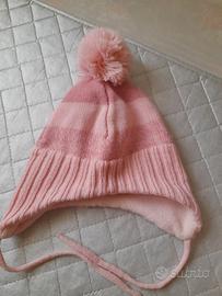 cappellino rosa di lana  x bimbe di 6-12 mesi 