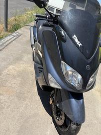 YAMAHA T MAX