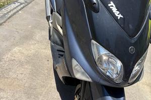 YAMAHA T MAX