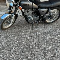 Yamaha SR400