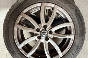Cerchi in lega  volvo XC 40 e pneumatici invernali