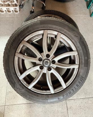 Cerchi in lega  volvo XC 40 e pneumatici invernali