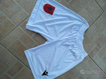 pantaloncini Albania