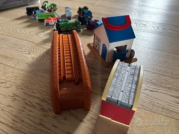 Trenino Thomas vari set e modelli in scale diverse