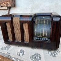 Radio a valvole vecchia