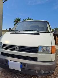 Furgone Volkswagen T4 anno 2000