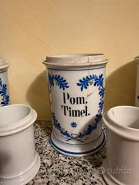 Vasi in ceramica farmacia