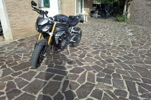 Triumph speed triple rs 1200