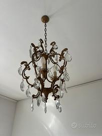 Lampadario vintage con gocce in vetro