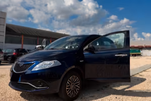 LANCIA YPSILON NEOPATENTATI