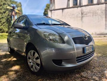 Autovettura Yaris usata