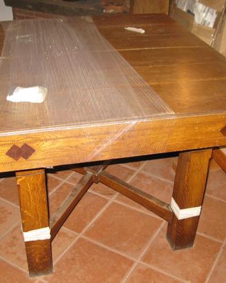 Tavolo da pranzo stile Liberty