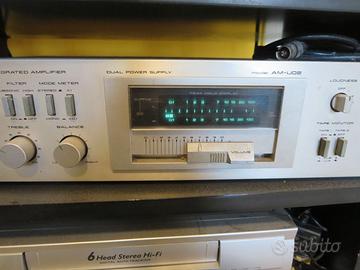 Amplificatore stereo AKAI AM U02