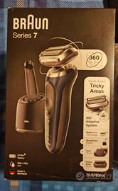 Braun serie 7 rasoio elettrico con accessori.