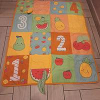 Tavolino,sedia,tappeti