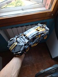Auto da corsa tipo LEGO già assemblata