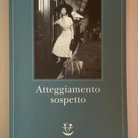 “Atteggiamento sospetto” Adelphi