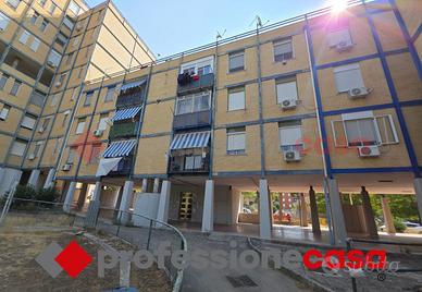 Appartamento di quattro vani e accessori