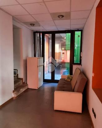 NEGOZIO A BRIVIO