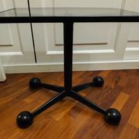 Iconico tavolino con ruote dal design unico, Alleg