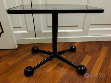 Iconico tavolino con ruote dal design unico, Alleg