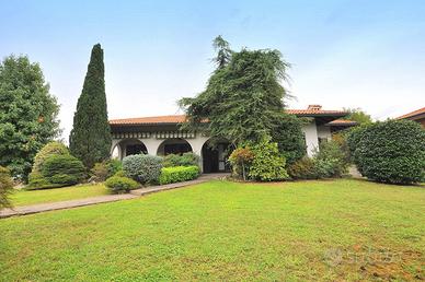 Villa singola Robecchetto con Induno