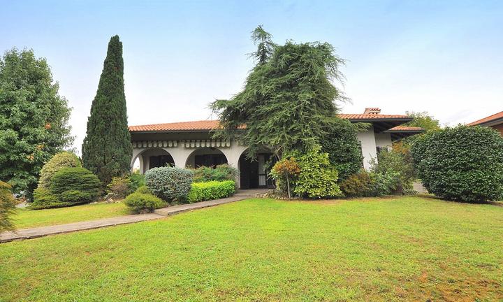 Villa singola Robecchetto con Induno