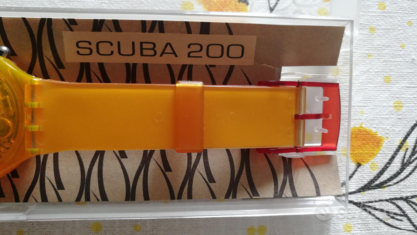 Swatch SCUBA 200 Loomi SDJ901 Rana Luminosa - Abbigliamento e 