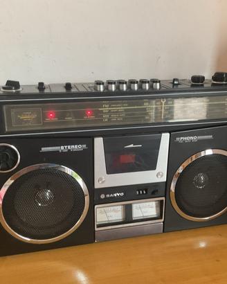 Sanyo grande radio con vumeter made in japan