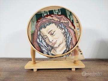 telaio da ricamo con piedistallo in legno