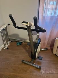 Cyclette tenuta benissimo