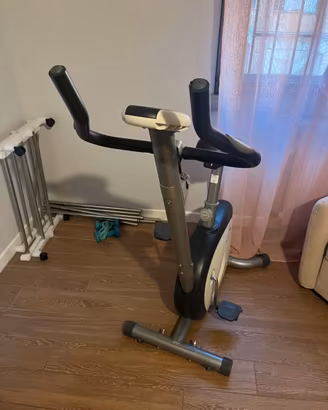 Cyclette tenuta benissimo
