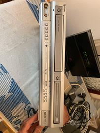 Lettore CD e VIDEOCASSETTA