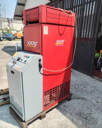 STUFA PER GRANDI AMBIATI A GASOLIO
