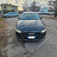 Audi A1 1.6 TDI 116 CV Admired – Interni Exclusive