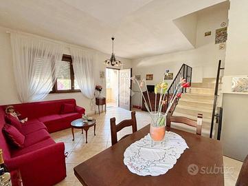 PORZIONE DI TRIFAMILIARE A ANZIO