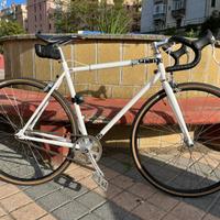 Bicicletta single speed charge