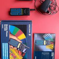 Telefono cellulare Sony Eriksson anni 90
