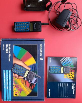 Telefono cellulare Sony Eriksson anni 90
