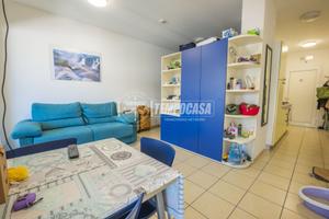 Monolocale con balcone vista mare e garage
