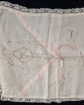 antichi copri cuscini ricamati a mano