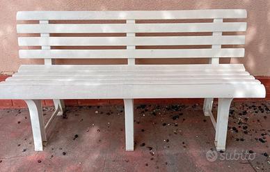 Panchina in plastica
